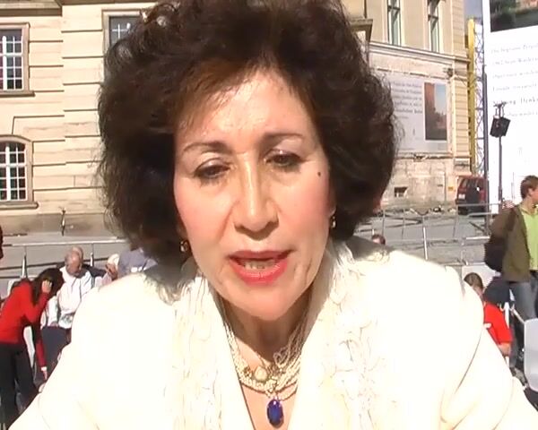 Sima Wali at the Table of Free Voices, Berlin 2006